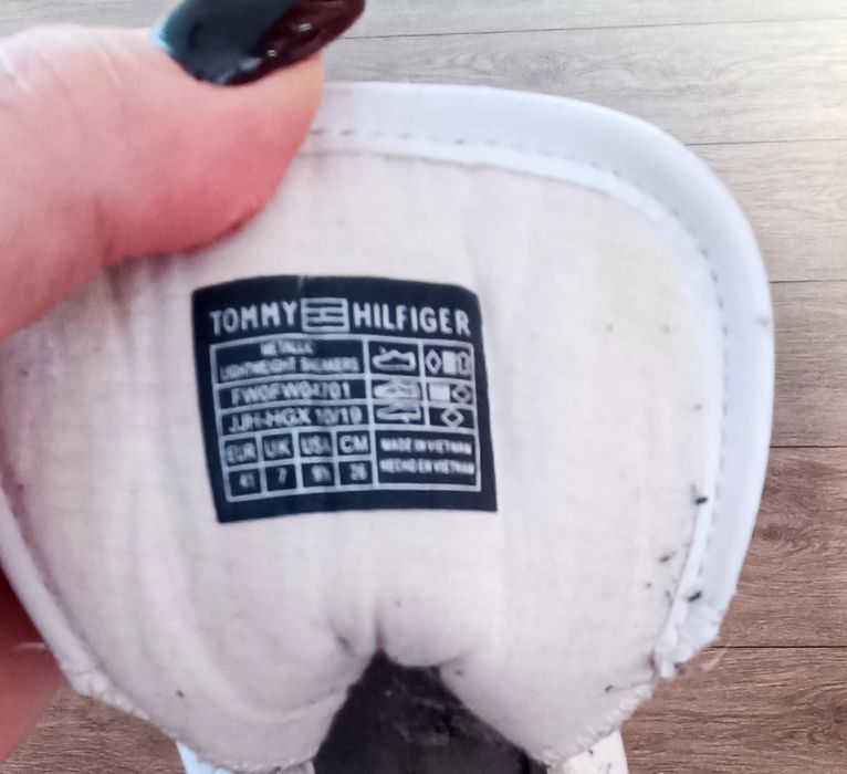 Tommy Hilfiger adidasy 40/41 skora 26 cm