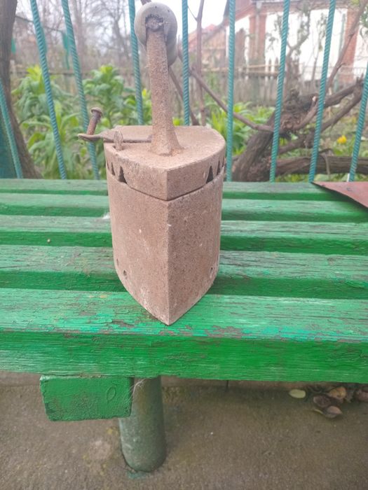 Утюг бу. Старих часів.
