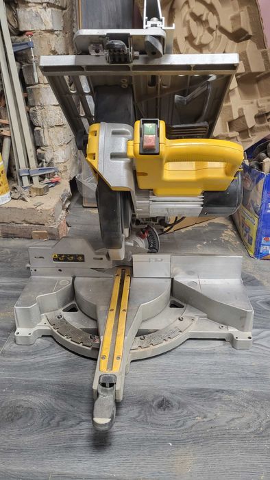 Piła Ukosowa / Stołowa DeWalt D27111 (2w1) – Tarcza 305mm