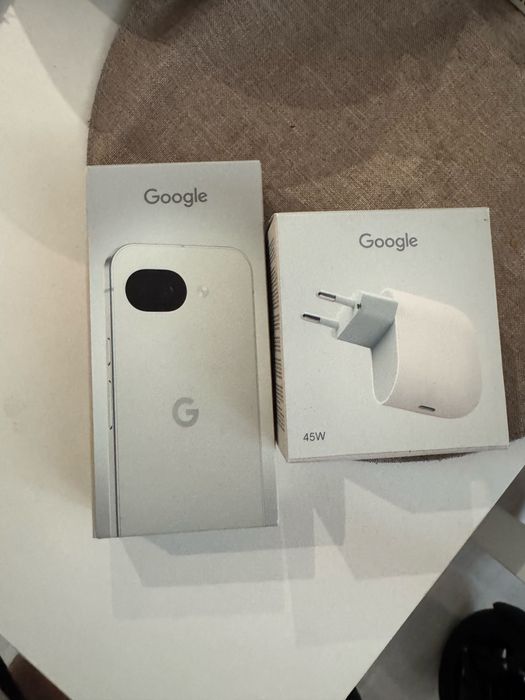 Google Pixel 10a 5G 8/128GB Jasnoszary + ładowarka,