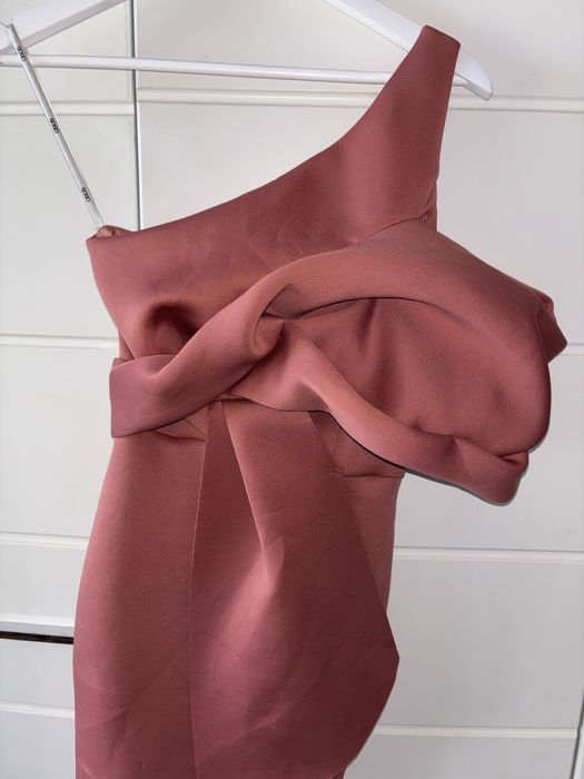 elegancka sukienkana jedno ramie  asos 36 pudrowy róż