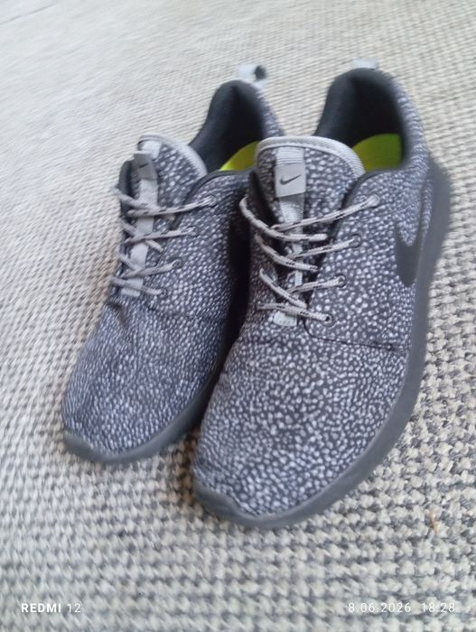 Buty damskie sportowe do biegania Nike Roshe One r. 40