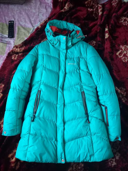 Продам женский зимний пуховик Avecs.46 разм. Бирюза. Спорт/Классика