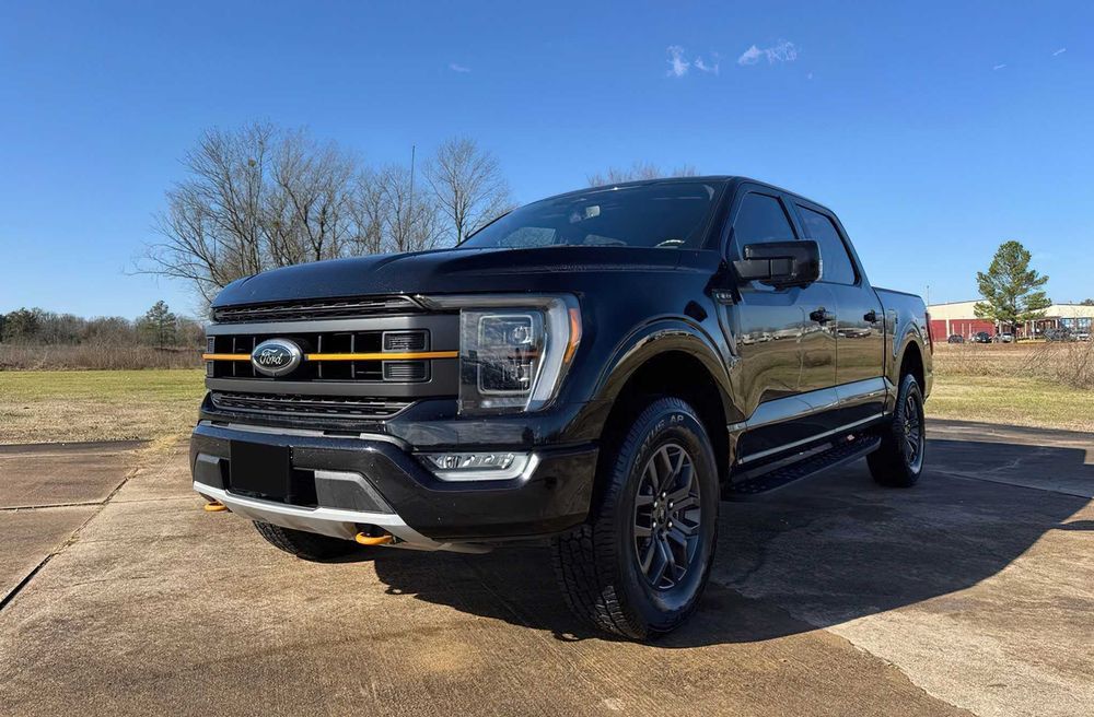 Отримай авто своєї мрії вже сьогодні!
Маєш лише 1000 доларів? Це не проблема! Пропонуємо кредитування на 5 років із першим внеском всього 10% та пільговий період 0.01%. Обирай серед понад 4000 авто в наявності або замовляй із США з економією до 40%! Усі авто перевірені: VIN, Carfax, CarVertical — ми надамо всі документи для твоєї впевненості. Не втрать свій шанс! Телефонуй зараз і отримай додаткову знижку на бронювання авто.