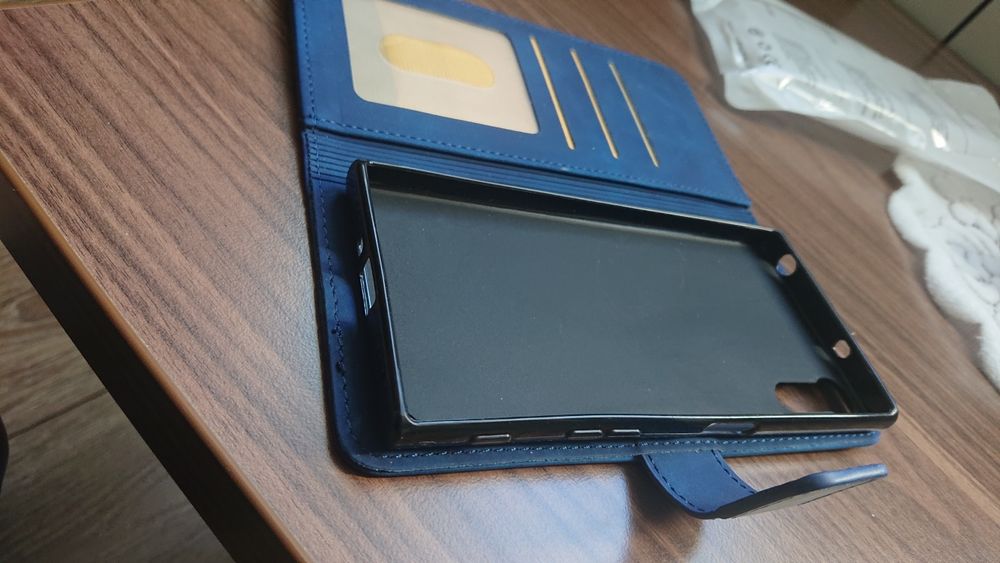 Etui na telefon Sony Xperia XZ. Marka Generic