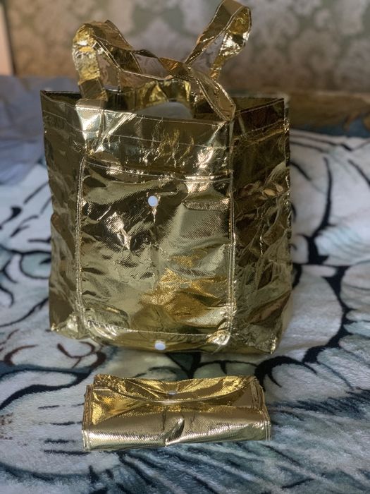 Золотая сумочка трансформер для упаковки подарков