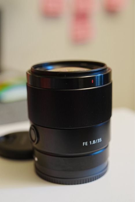 Sony 35mm f/1,8 FE обʼєктив