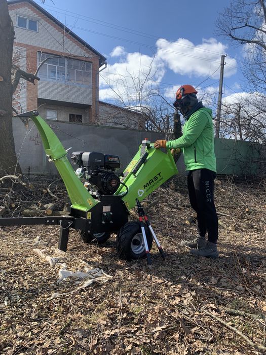 Измильчитель веток, дробилка, щепорез, очистка участка, спил деревьев.