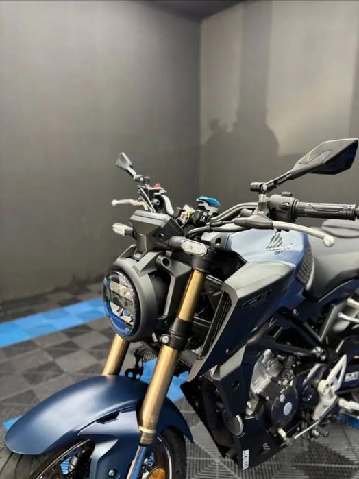 Mota CB 125r azul mate