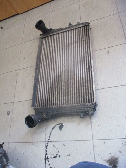Radiador do intercooler VOLKSWAGEN Passat (3B3)