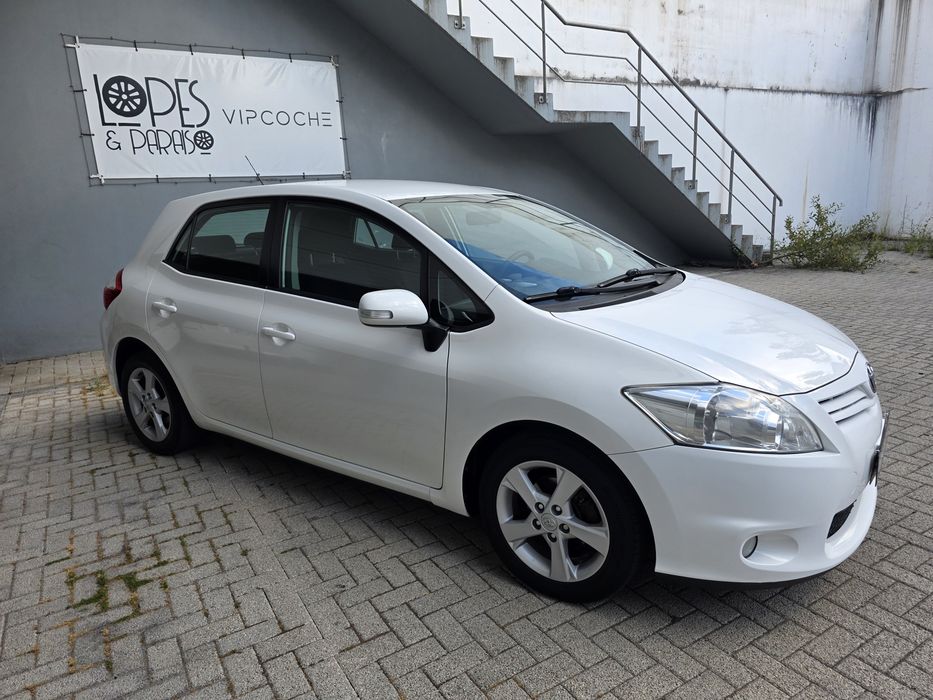 TOYOTA Yaris EXCLUSIVE 1.3VVT-i 100CV  - Excepcional