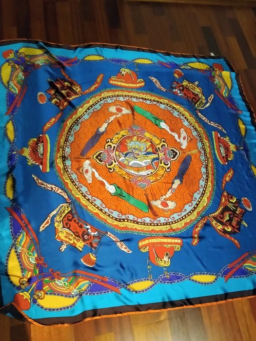 Chusta z motywem smoka