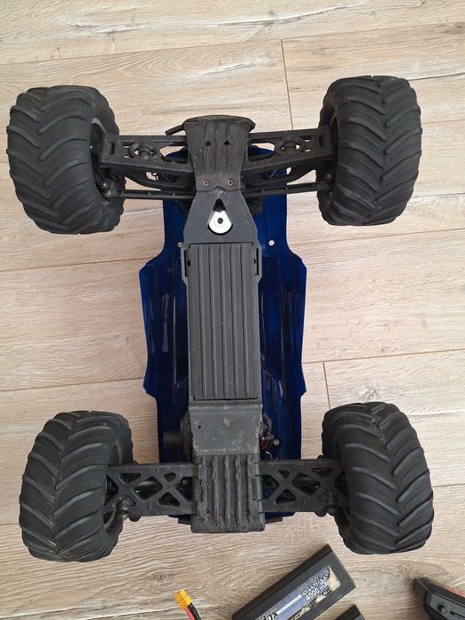 Samochód RC Arrma Gorgon komplet super stan obudowa Traxxas