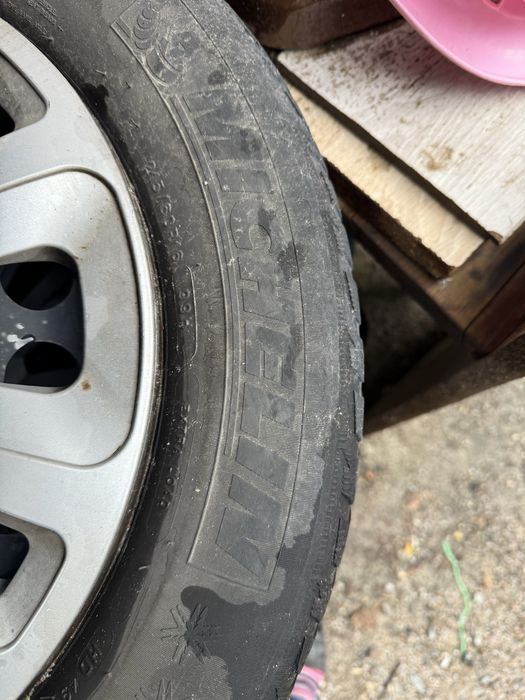 Продам зимову гуму R16