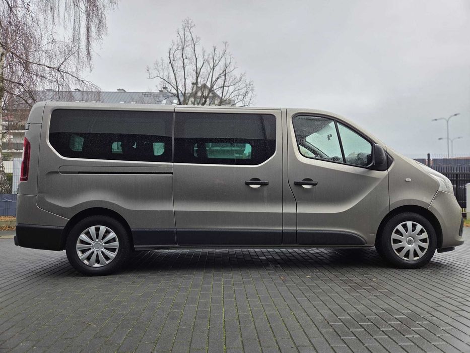 Renault Trafic 2018r 9 osobowe