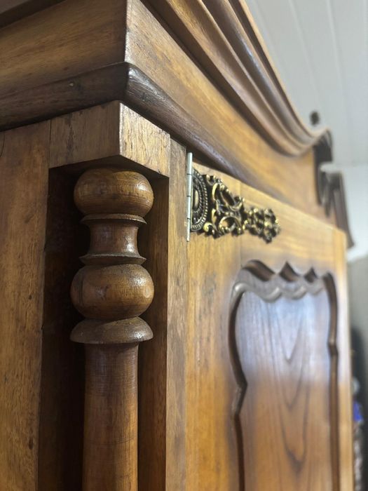 Armário clássico muito boas condições