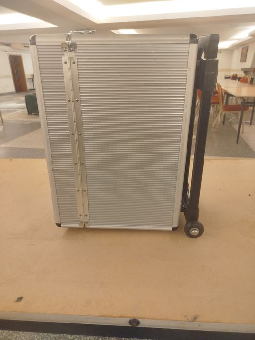 Trolley em alumínio
