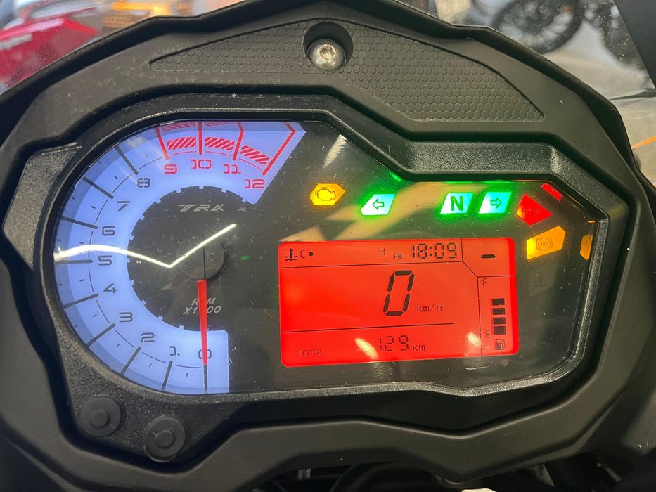 Benelli TRK 502 X de 2025 Moto nova (Apenas 129 Kms)