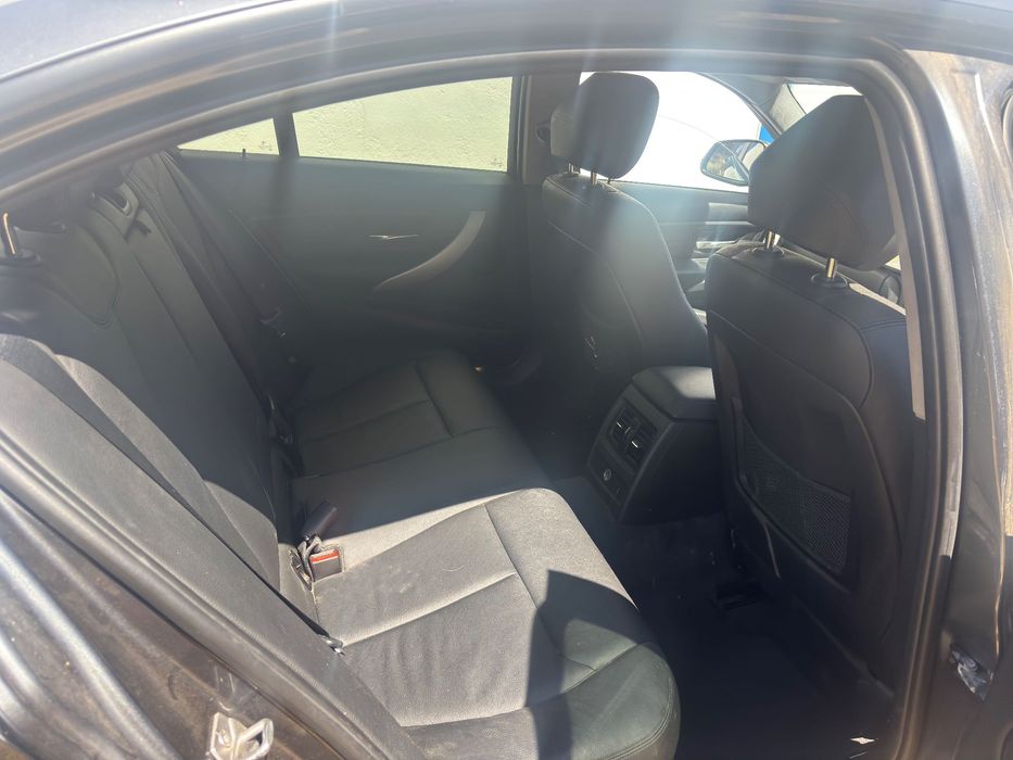 Bmw 320d eficiente dynamics F30 -Inglês