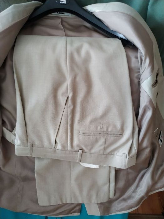 Garnitur męski beżowy