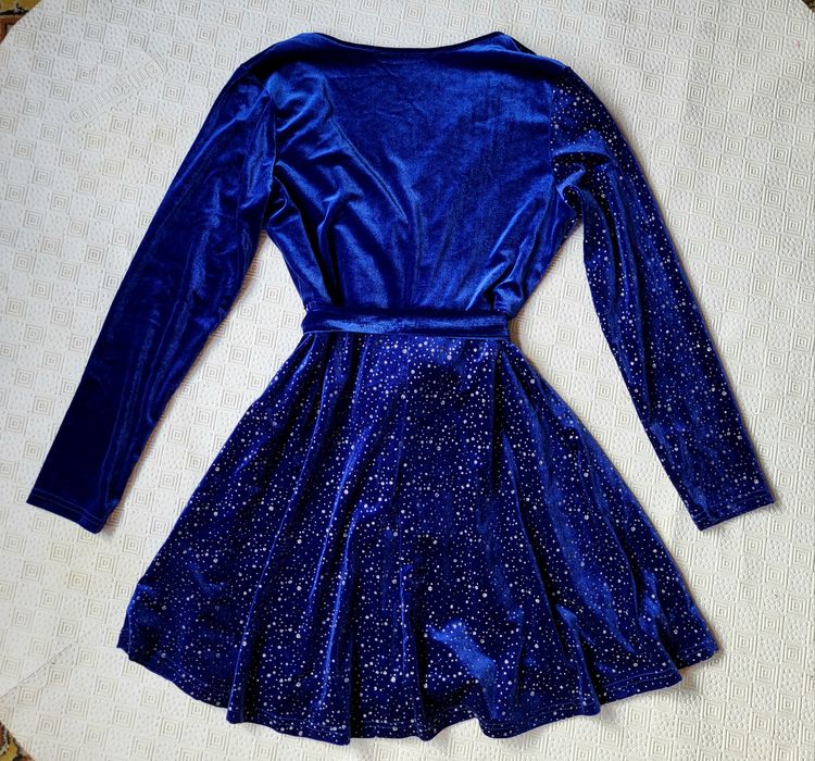 Оксамитова сукня для святкування нового року