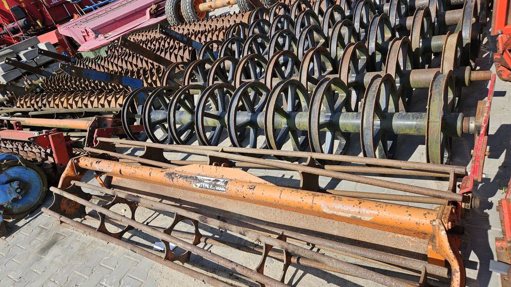 Wał Packera kruszący ciężki kolczasty 4m 2x2m 3m rurowy Guttler 2,5m