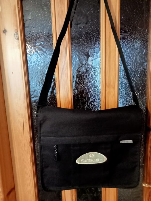 Świetna torba na laptopa, Samsonite.