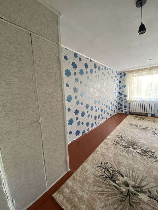 Продам малосімейку в районі автопарку. Свіжий косметичний ремонт.