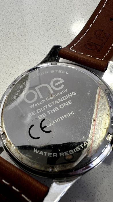 Relógio Quartz ONE