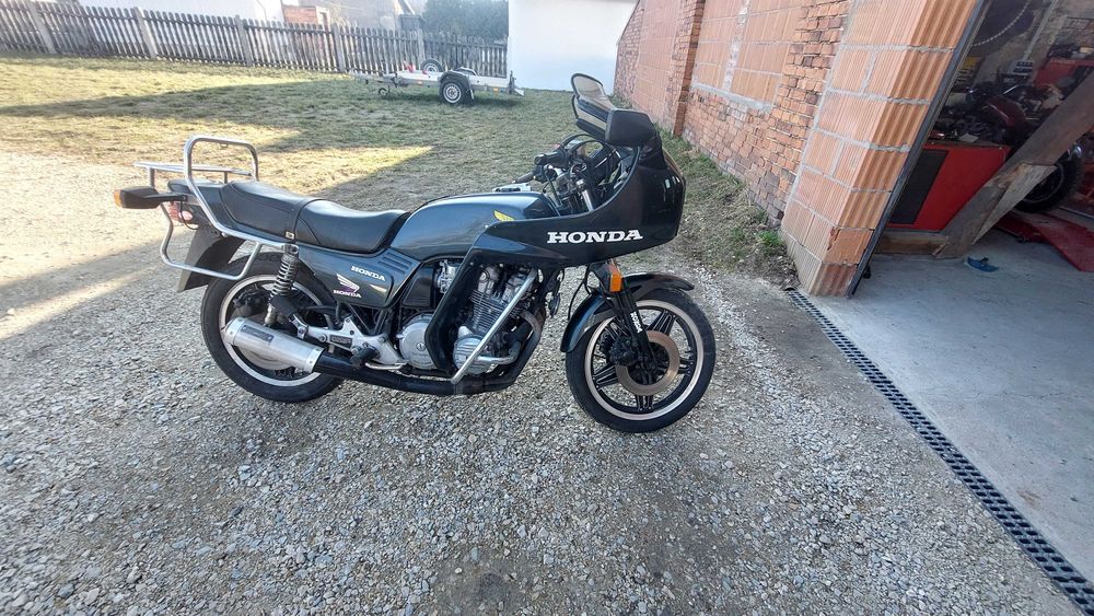 Honda cb 750 f rc04 boldor na cześci owiewki