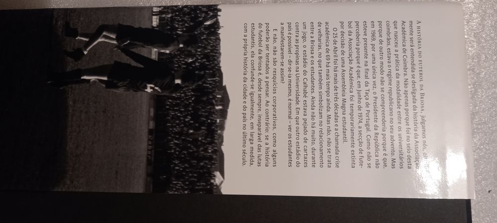 Livro  Académica,  história do futebol  da cidade de Coimbra.