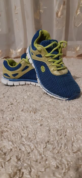 Кроссовки на мальчика