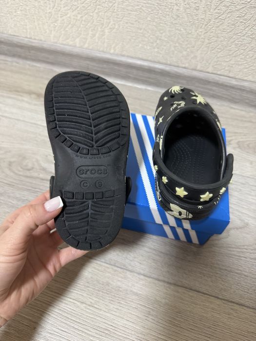 Босоніжки adidas 2 пари+Crocs
