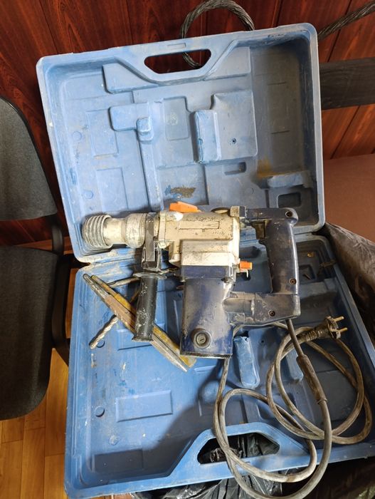 Перфоратор б/у в кейсі робочий