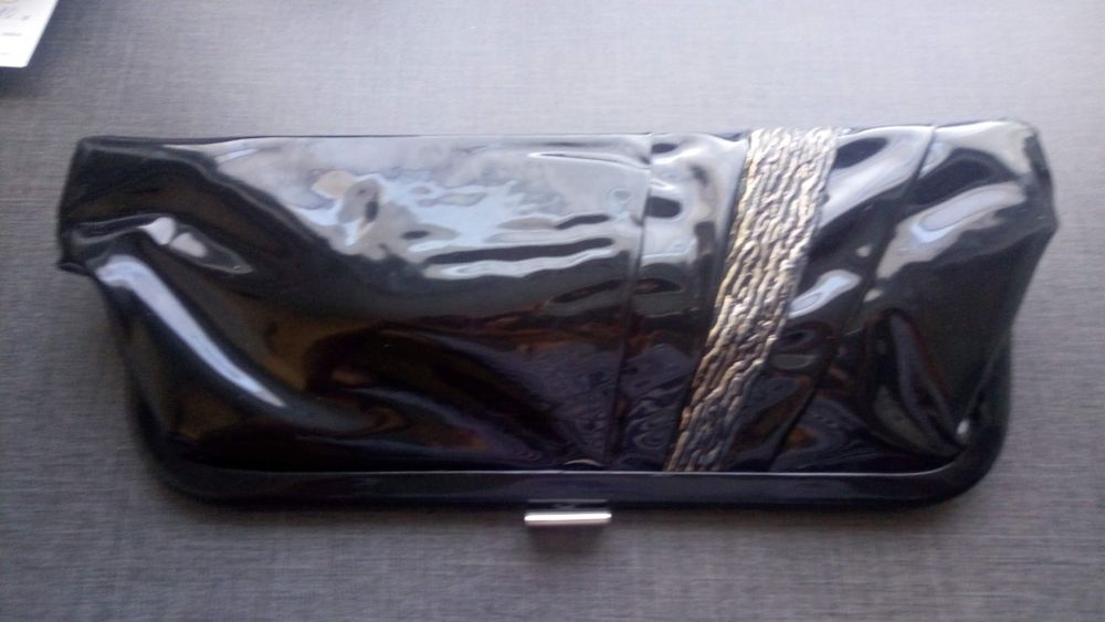 Czarna torebka kopertówka