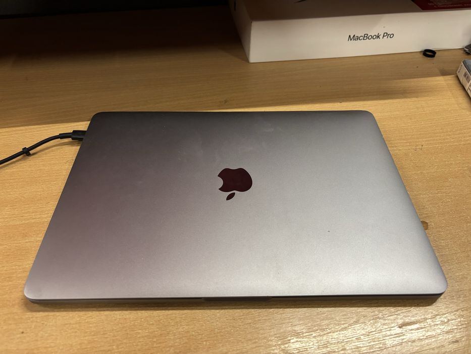 MacBook Pro touch 13.3 16 / 512
