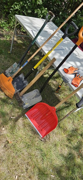 Fiskars łopata grabie siekiera narzedzia na działke