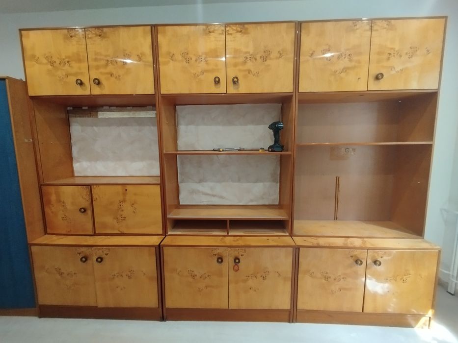 Meblościanka PRL lakierowana na wysoki połysk