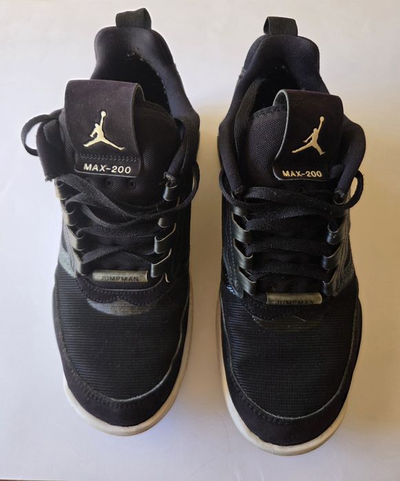 Jordan Max 200 Black/White (Tamanho 41)