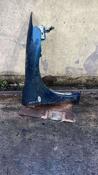 Guarda Lamas da Frente Direito Mazda 6