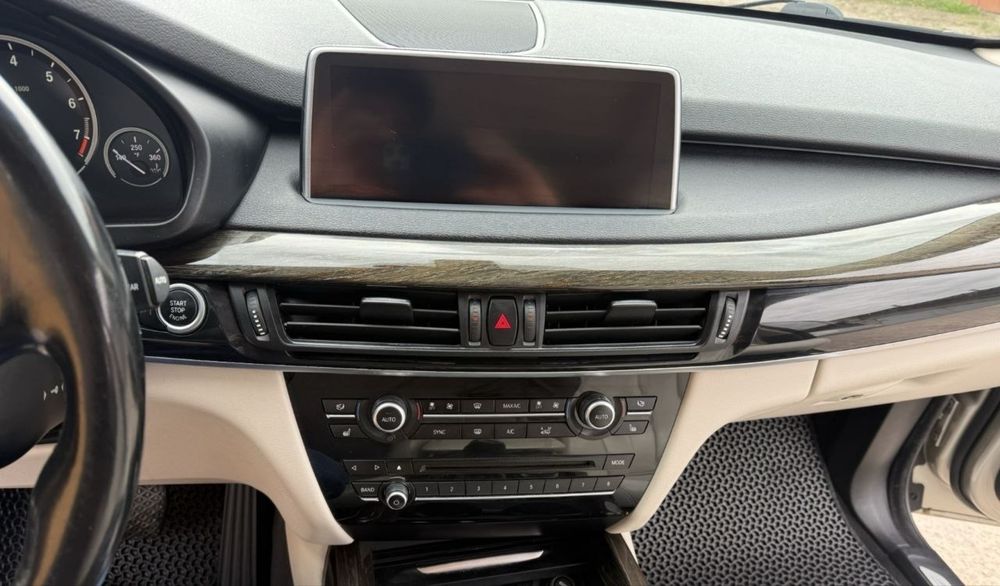 BMW X5 2015 года