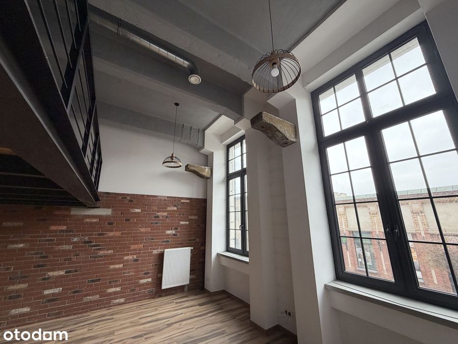 Jasny loft z antresolą w Loftach de Girarda | centrum Żyrardowa