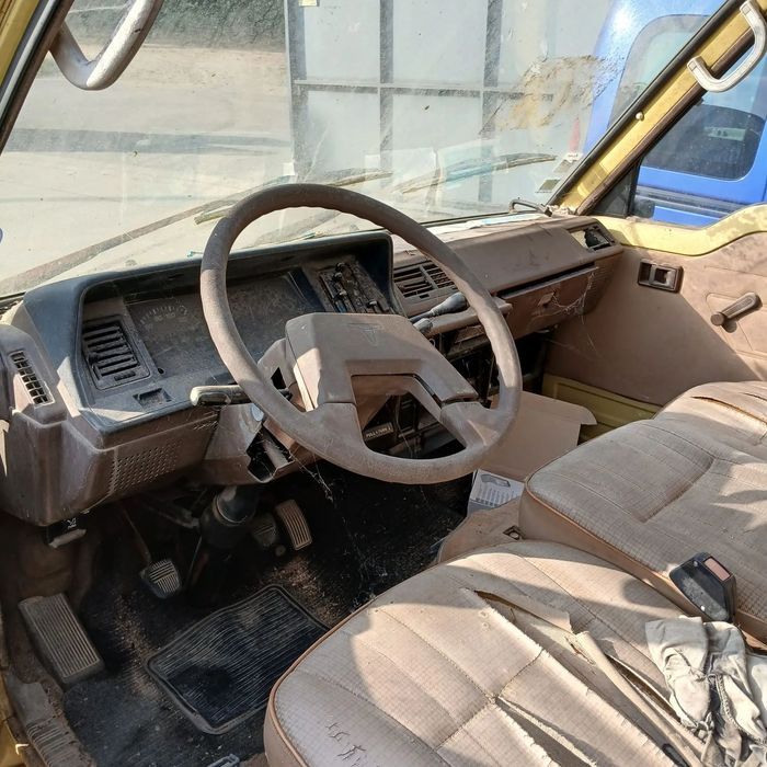 Toyota Hiace 2.4 D de 1990 – Peças Usadas (9943)