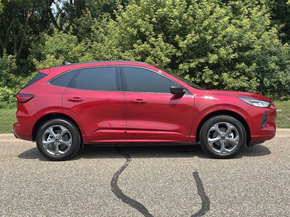 Ford Escape      2024