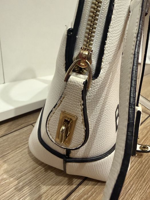 Biała torebka Balenciaga