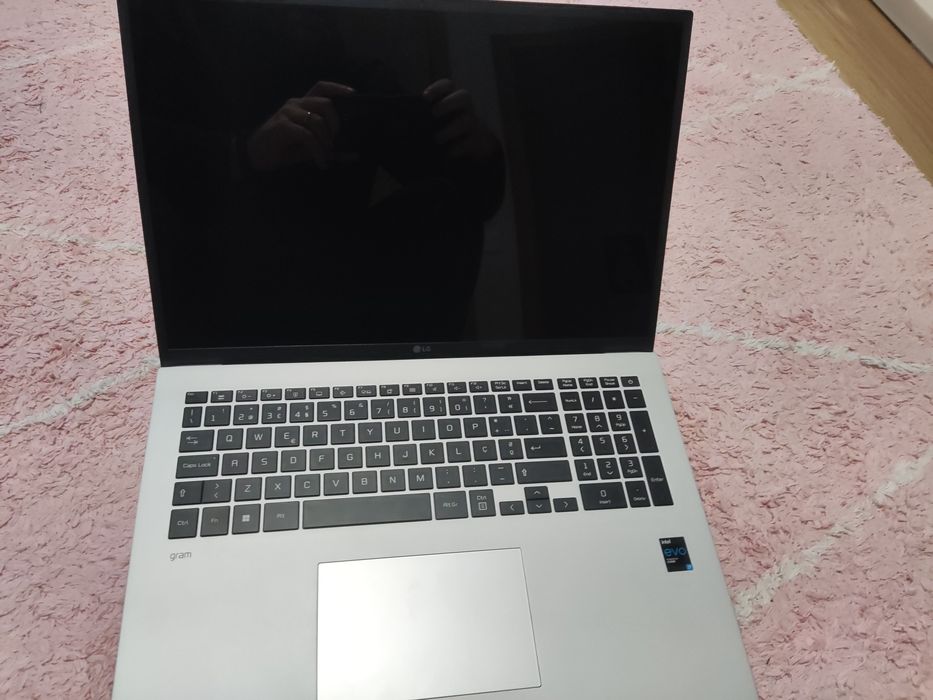 PORTÁTIL 17Z90P LG GRAM ( 17.3" - I7-1165G7 - 16GB RAM - 512GB SSD )