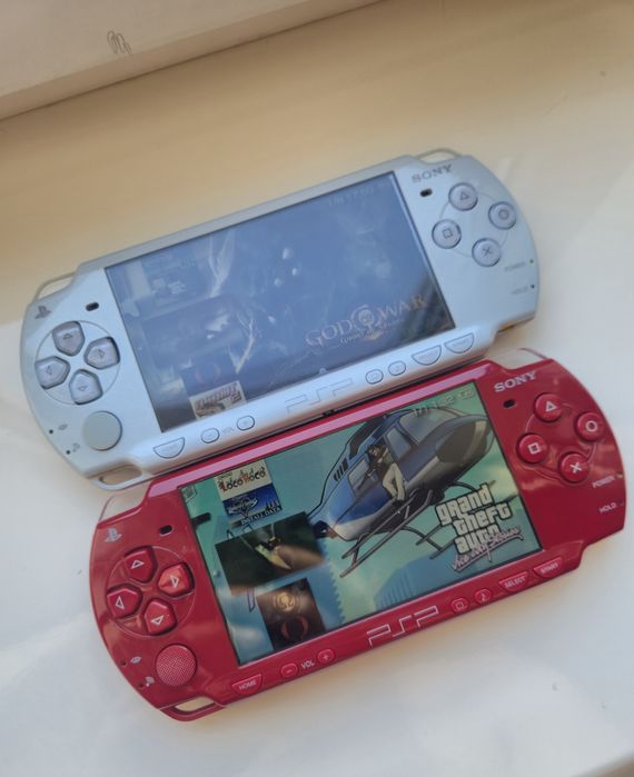 Sony psp 2000 red , felicia blue