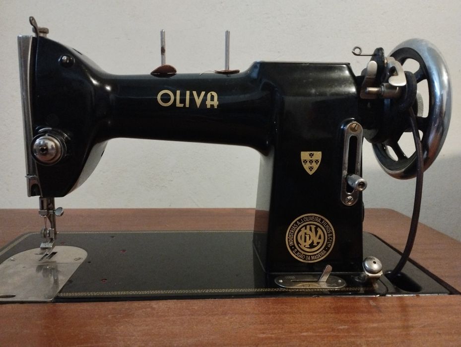 Máquina de costura oliva