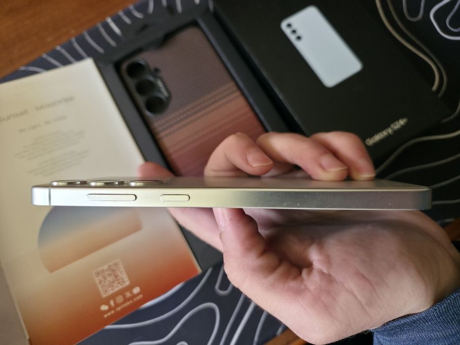 Samsung s24+, Snapdragon, 12/256, dual sim, Pitaka, идеал, комплект!!!