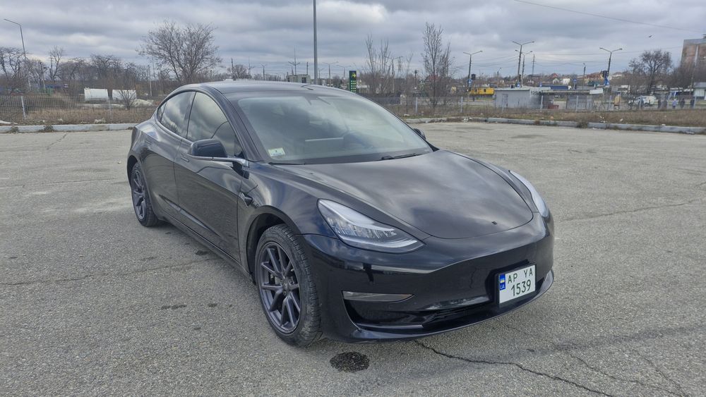 Продам Tesla model 3